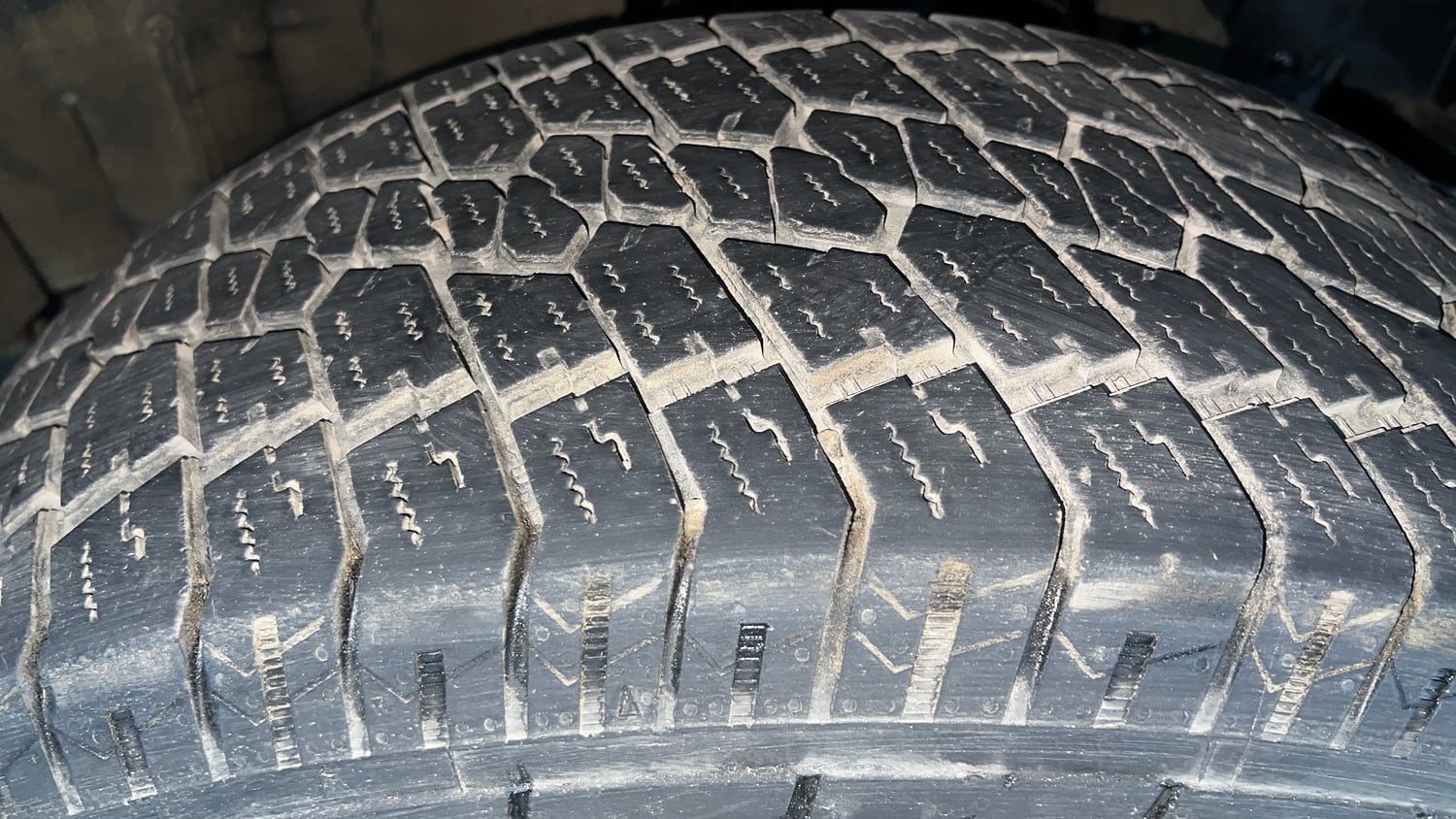 Used 2024 Mahindra Thar LX Hard Top Diesel MT 4WD Diesel Manual tyres RIGHT FRONT TYRE TREAD VIEW