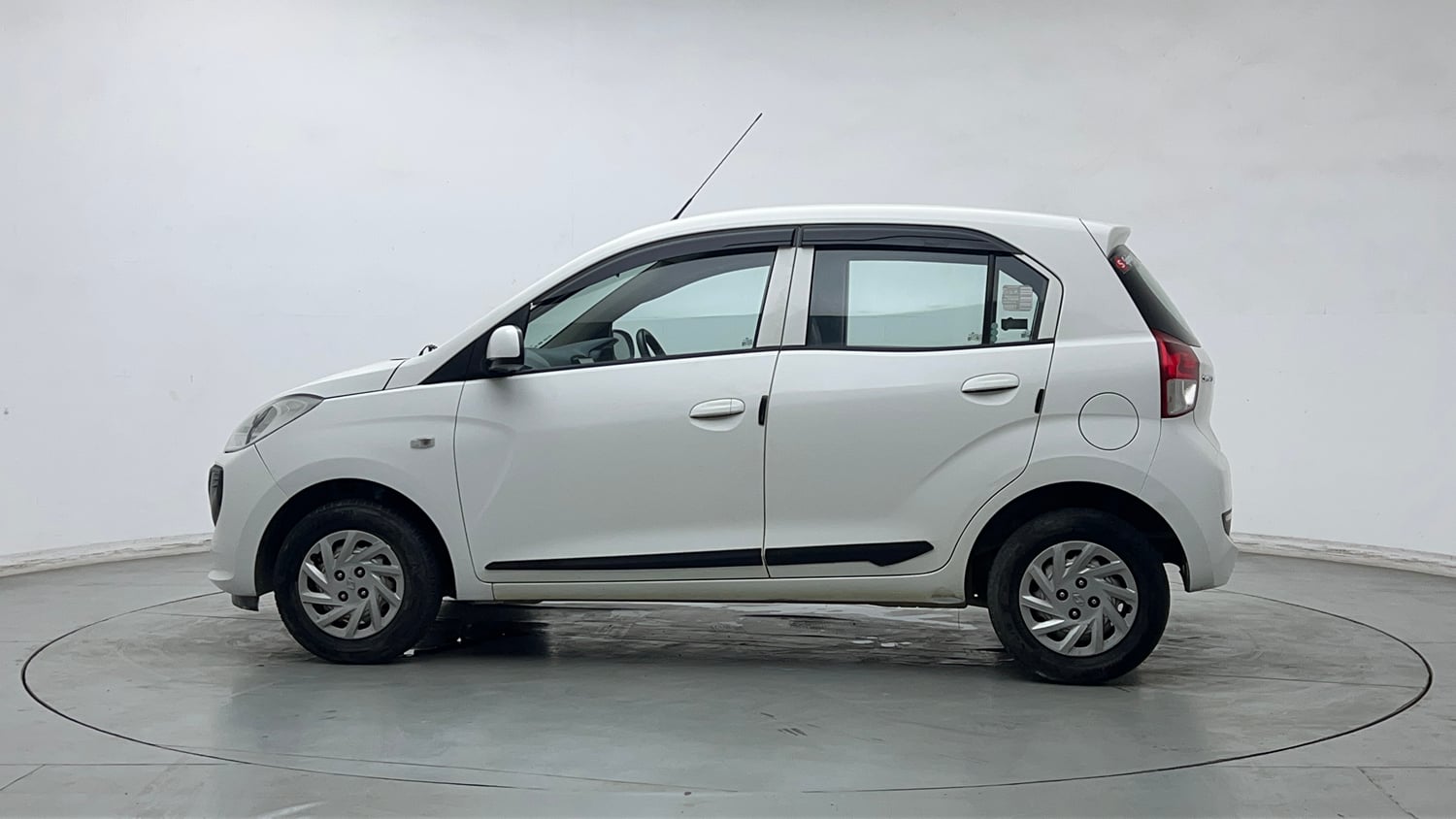 Used 2020 Hyundai Santro Magna Petrol Manual exterior LEFT SIDE VIEW