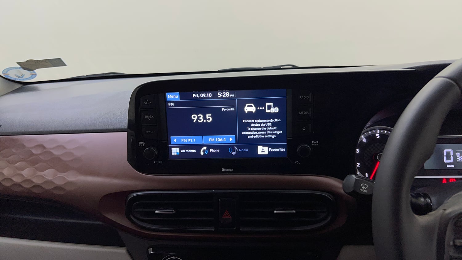 Used 2020 Hyundai Aura SX 1.2 (O) Petrol Petrol Manual top_features Integrated (in-dash) music system