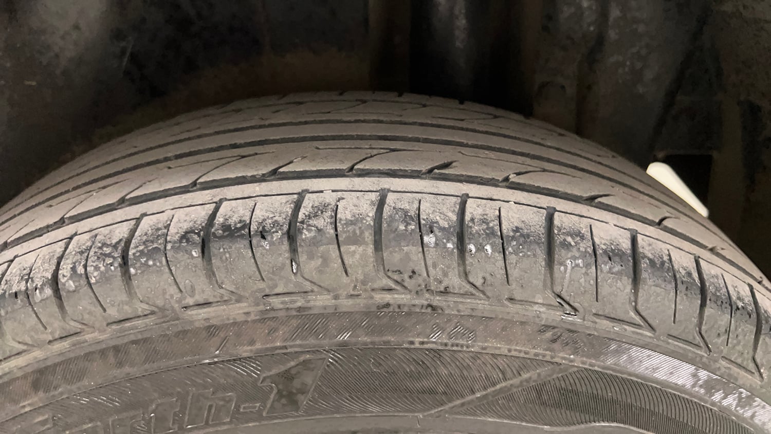 Used 2013 Maruti Suzuki Swift VXi Petrol Manual tyres LEFT REAR TYRE TREAD VIEW