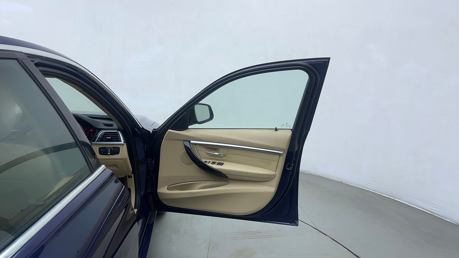 Used 2018 BMW 3 Series 320d Luxury Line Diesel Automatic interior RIGHT FRONT DOOR OPEN VIEW