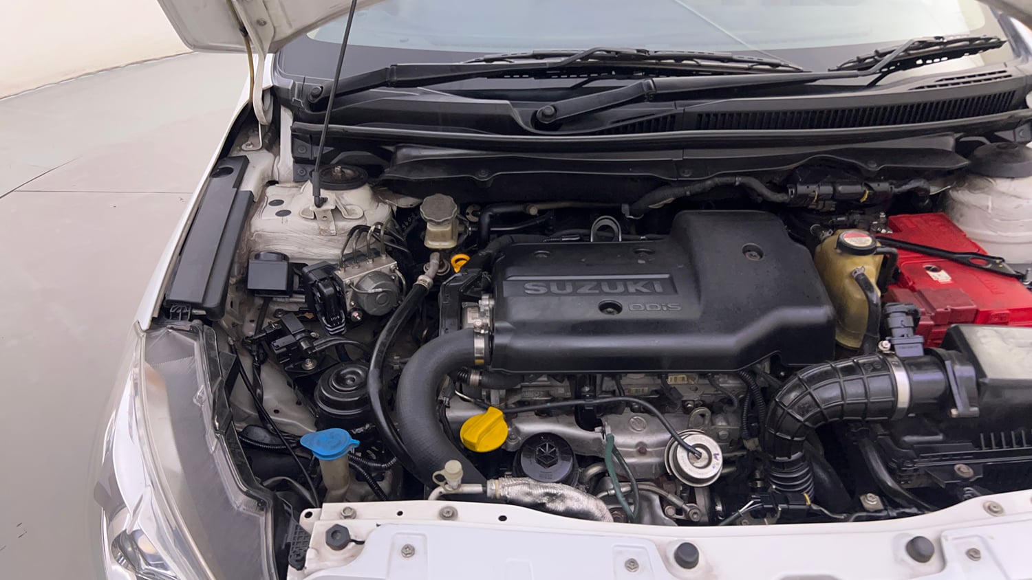 Used 2016 Maruti Suzuki Ciaz ZDi+ SHVS Diesel Manual engine ENGINE RIGHT SIDE HINGE & APRON VIEW