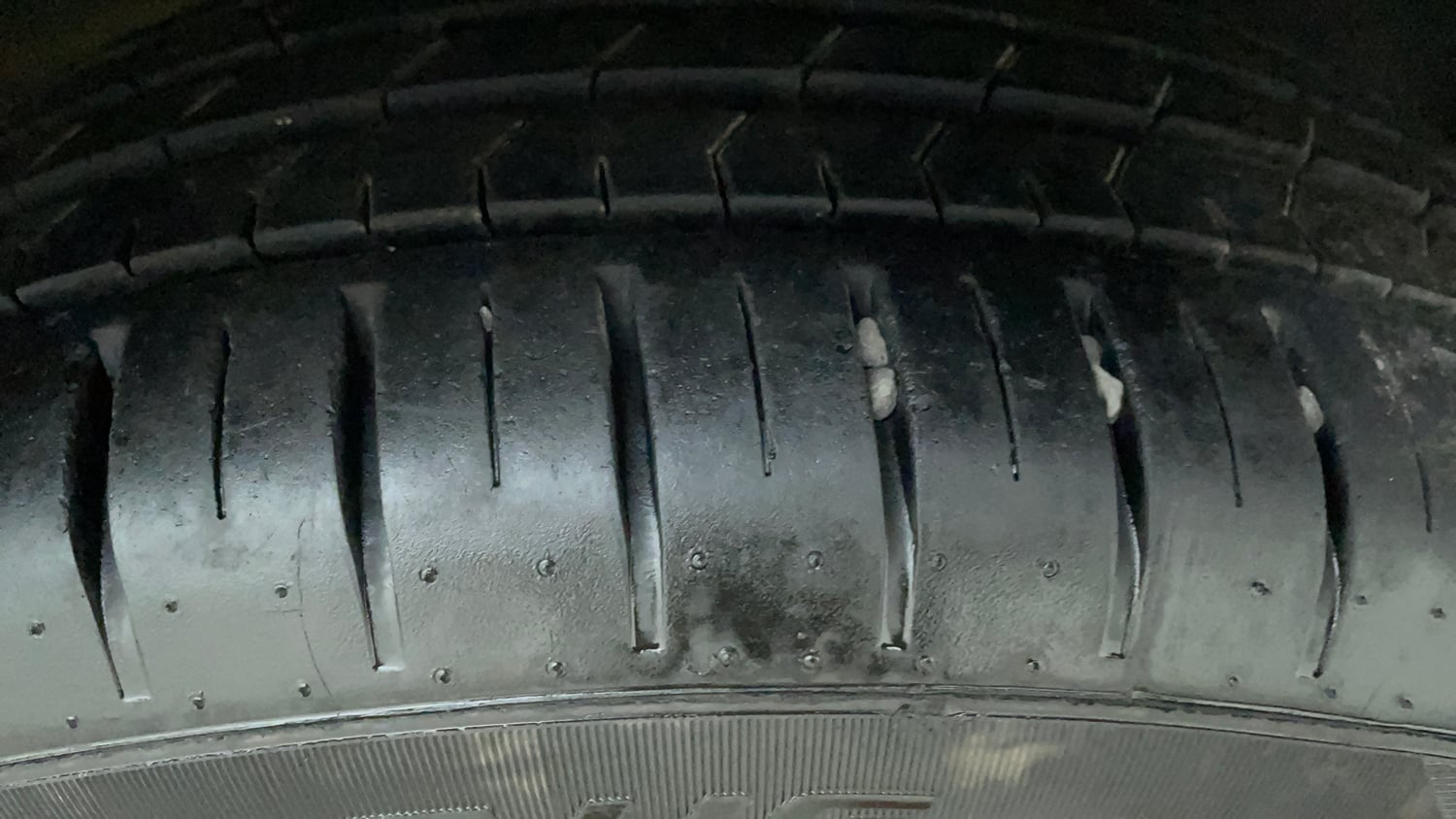 Used 2016 Hyundai Elite i20 Asta 1.2 Petrol Manual tyres RIGHT FRONT TYRE TREAD VIEW