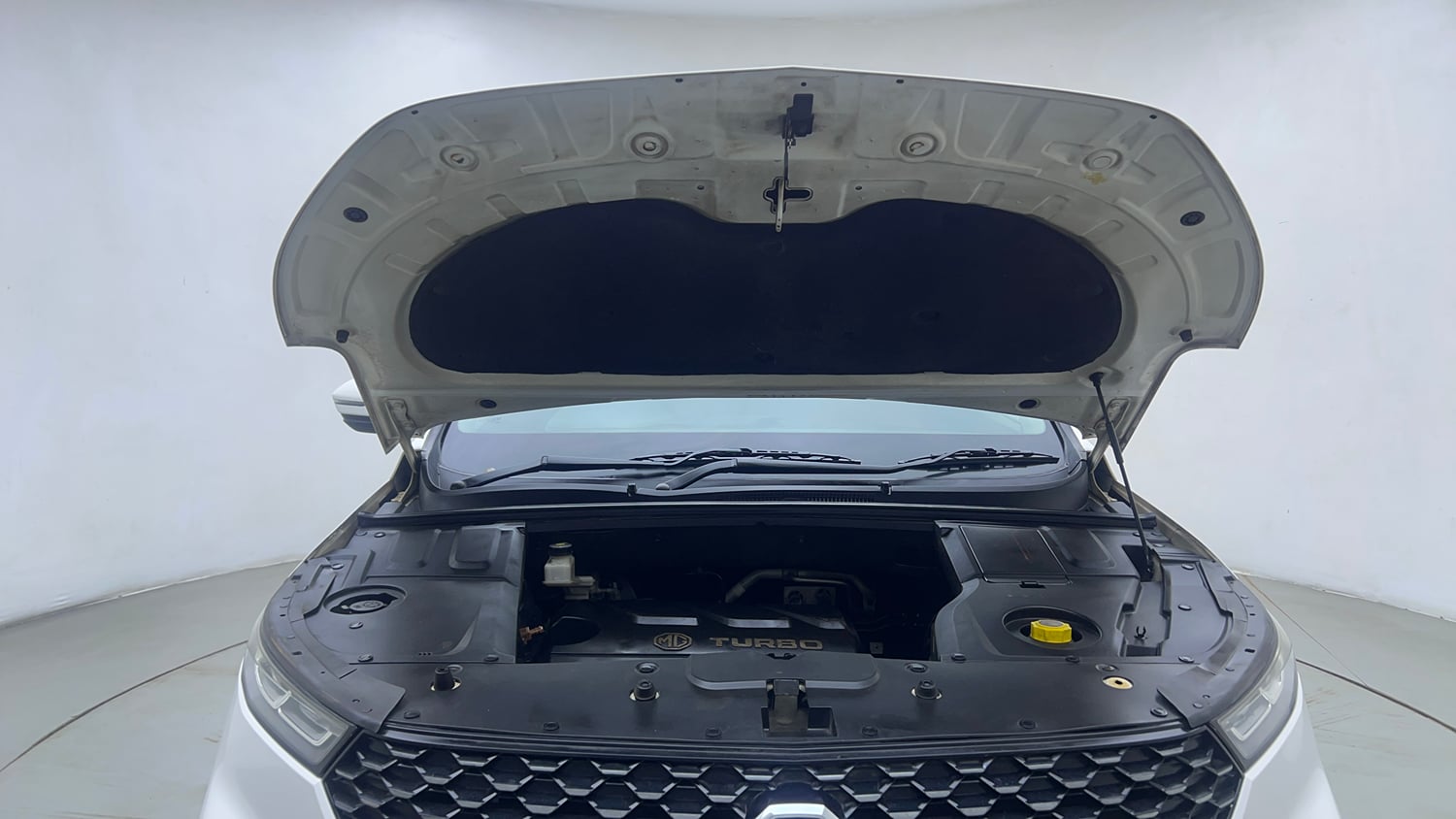 Used 2021 MG Motors Hector Plus Sharp 1.5 Petrol Turbo CVT 6-STR Petrol Automatic engine ENGINE & BONNET OPEN FRONT VIEW