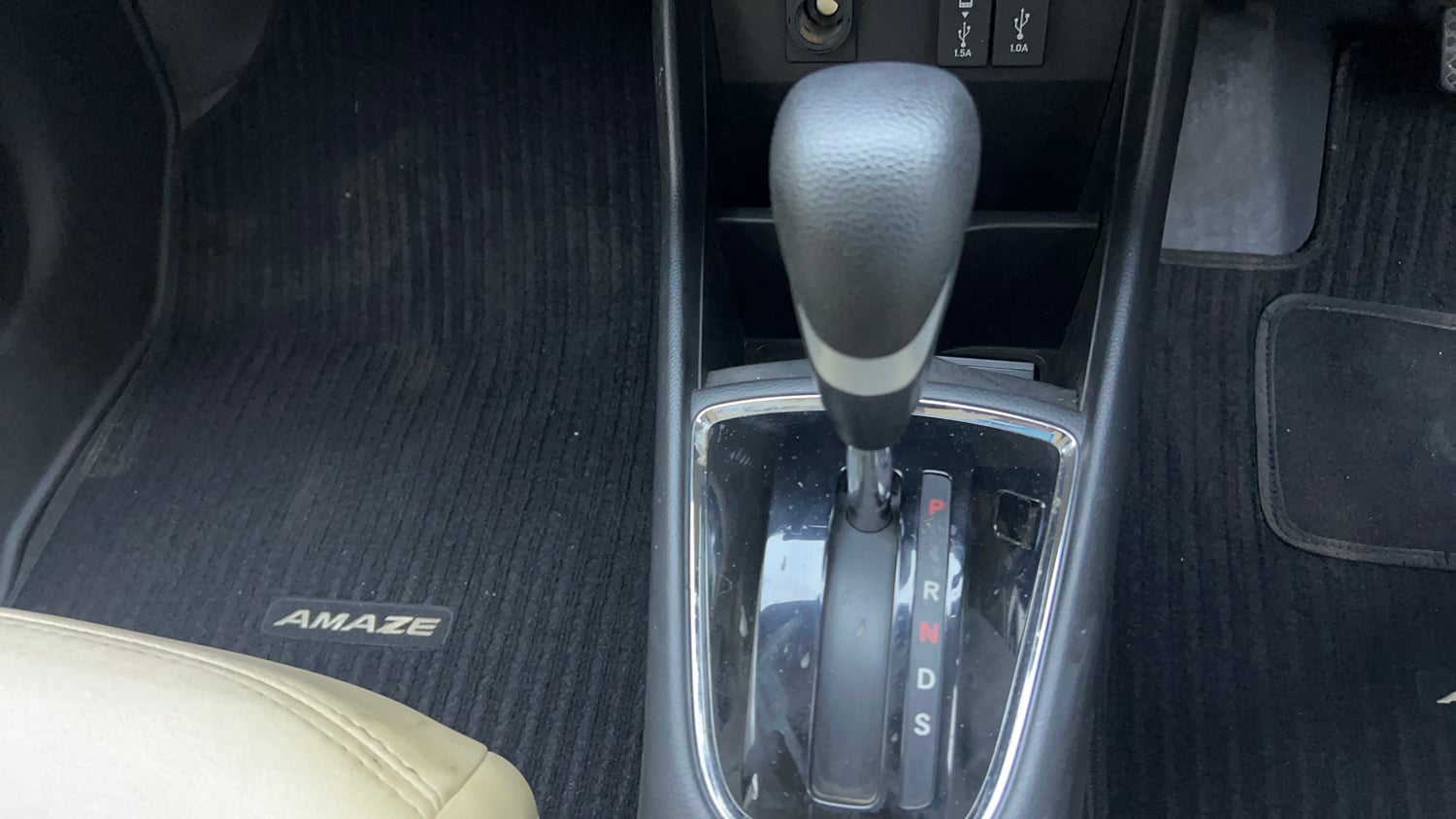 Used 2022 Honda Amaze VX CVT 1.2 Petrol Petrol Automatic interior GEAR  KNOB VIEW