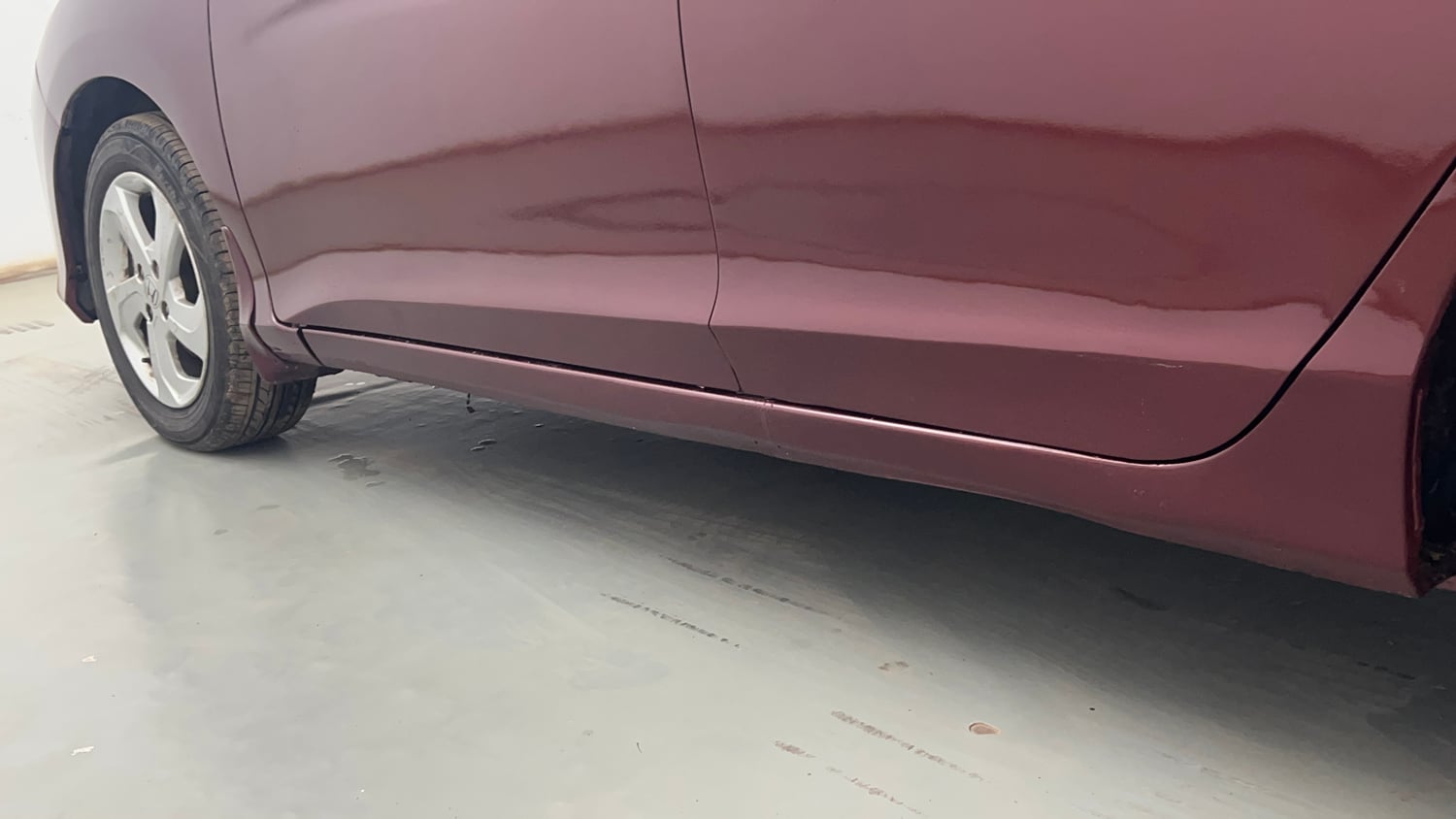 Used 2015 Honda City V Petrol Manual dents MINOR DENT