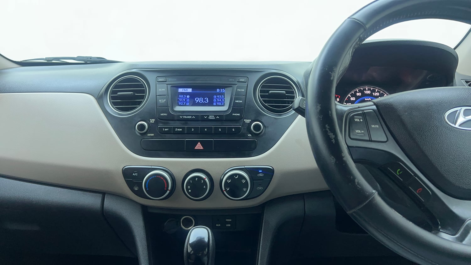 Used 2016 Hyundai Grand i10 Asta AT 1.2 Kappa VTVT Petrol Automatic top_features Integrated (in-dash) music system