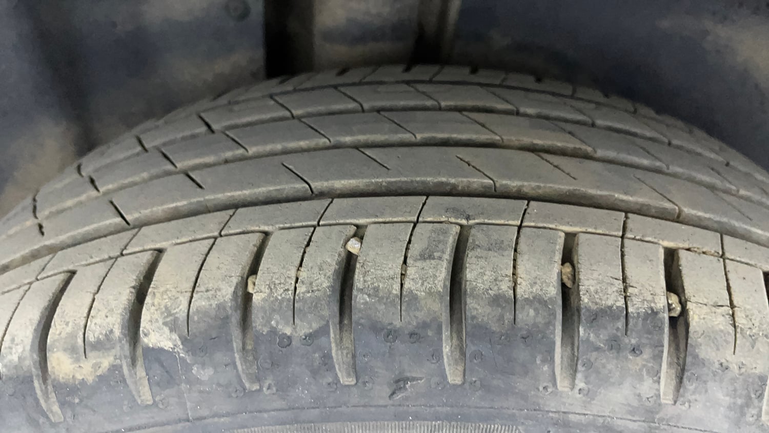 Used 2023 MG Motors Hector Sharp 1.5 Petrol CVT Petrol Automatic tyres RIGHT REAR TYRE TREAD VIEW