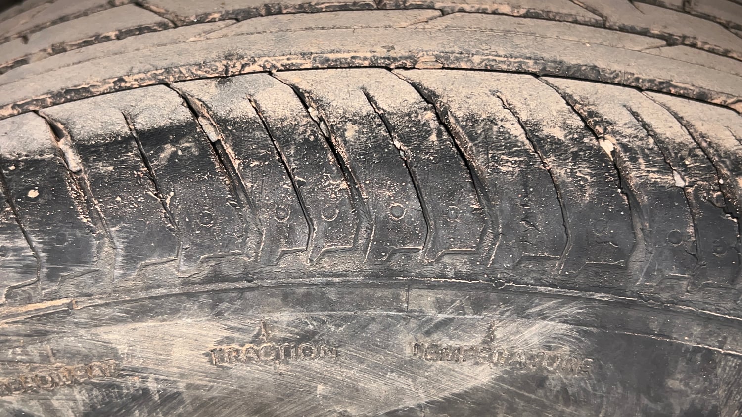 Used 2023 Nissan Magnite XE Petrol Manual tyres RIGHT REAR TYRE TREAD VIEW
