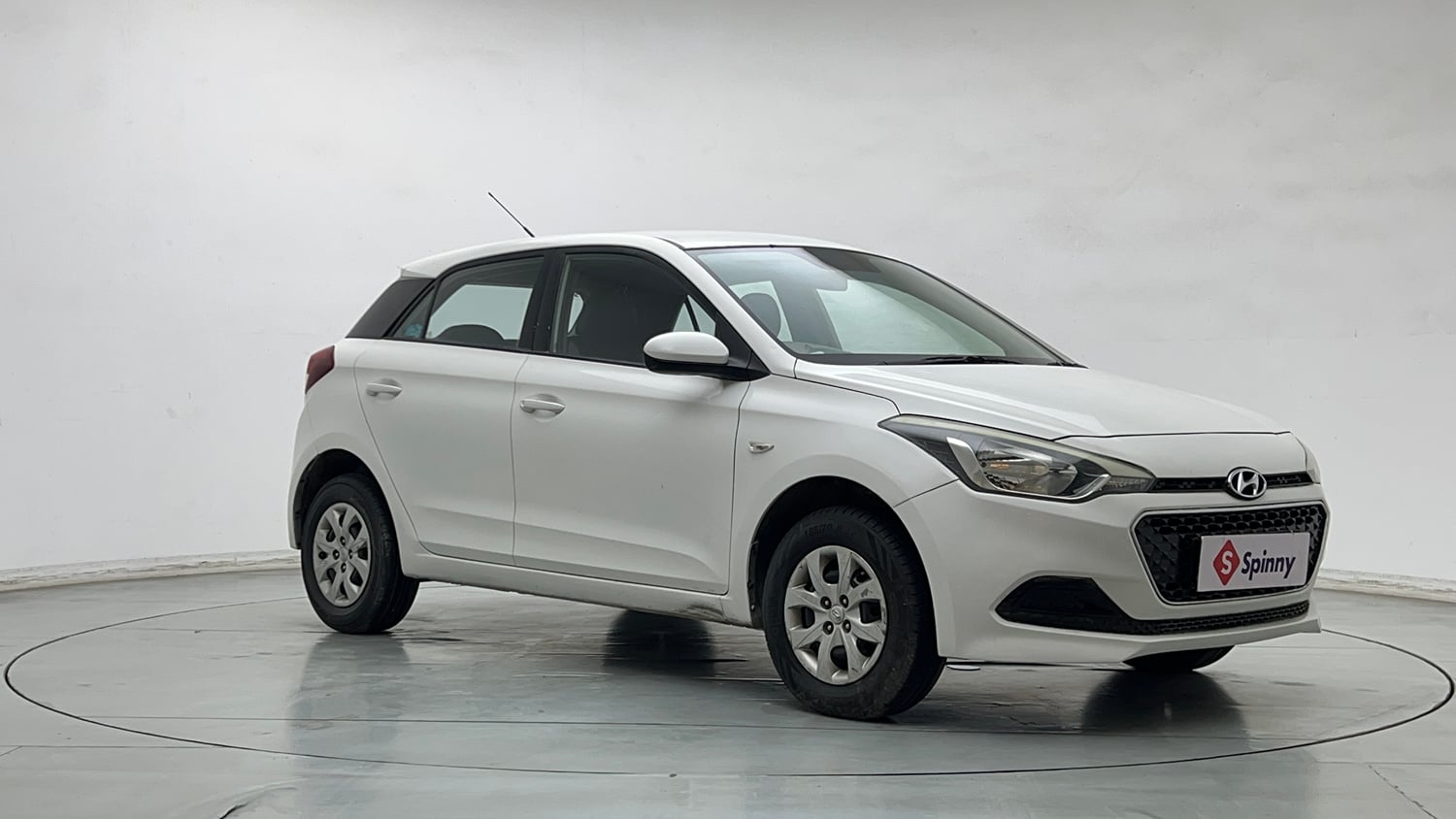 Used 2016 Hyundai Elite i20 Magna 1.2 Petrol Manual exterior RIGHT FRONT CORNER VIEW
