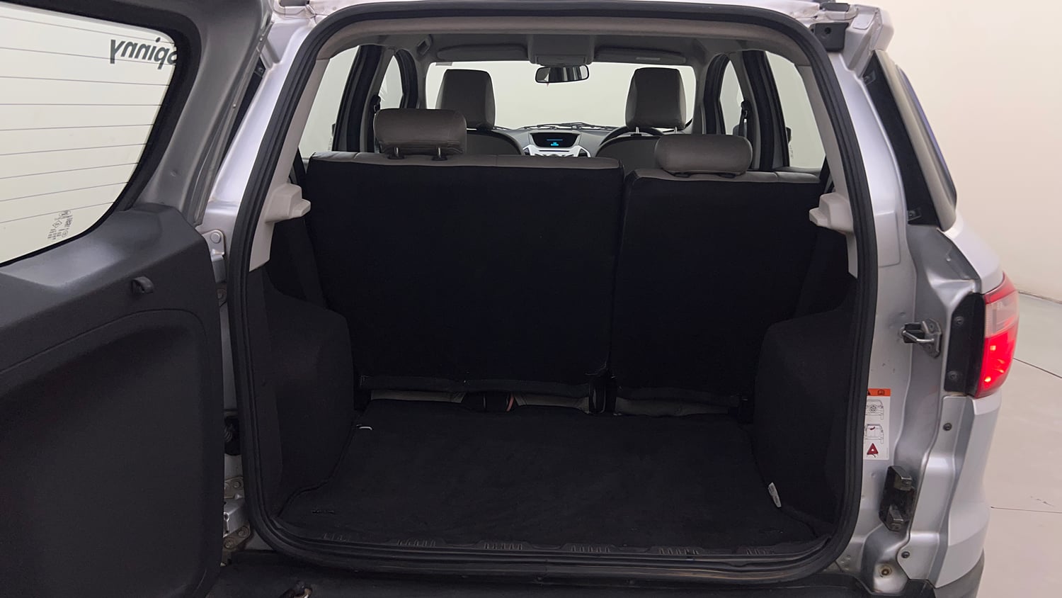 Used 2016 Ford EcoSport Titanium 1.5L Ti-VCT Petrol Manual interior DICKY INSIDE VIEW
