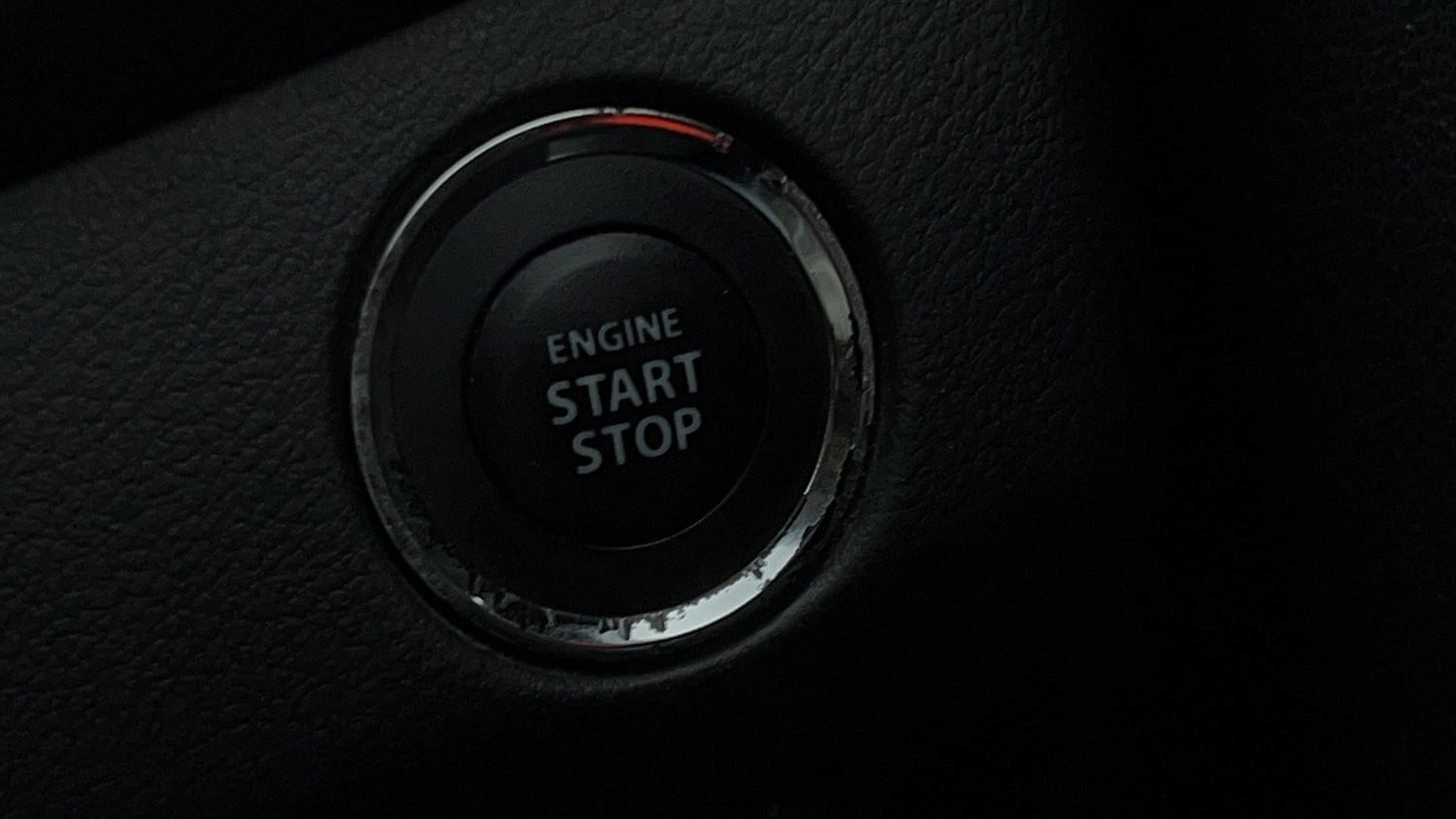 Used 2020 Maruti Suzuki Baleno Zeta Petrol Manual top_features Keyless start