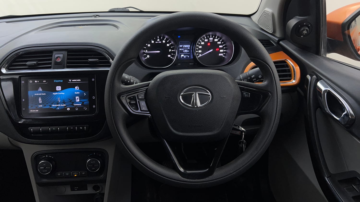 Used 2019 Tata Tiago Revotron XZ Plus Petrol Manual interior STEERING VIEW