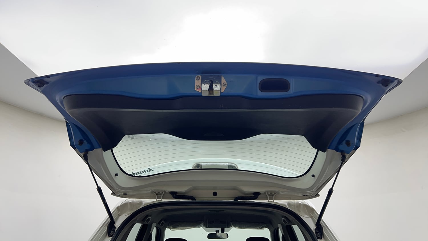 Used 2017 Maruti Suzuki Vitara Brezza ZDi+ Dual Tone Diesel Manual interior DICKY DOOR OPEN VIEW