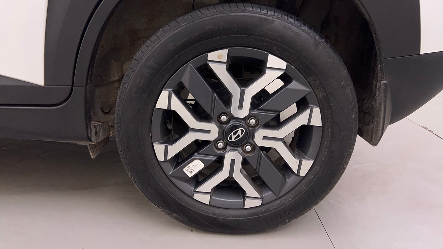 Used 2023 Hyundai Exter SX (O) Connect 1.2 AMT Petrol Automatic tyres LEFT REAR TYRE RIM VIEW