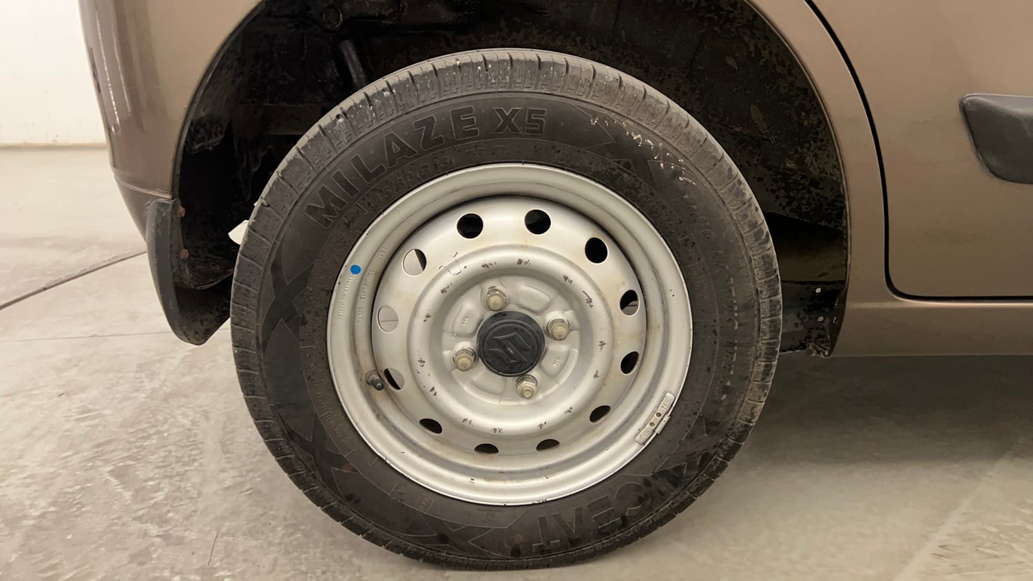 Used 2018 Maruti Suzuki Wagon R LXI CNG (O) Cng Manual tyres RIGHT REAR TYRE RIM VIEW