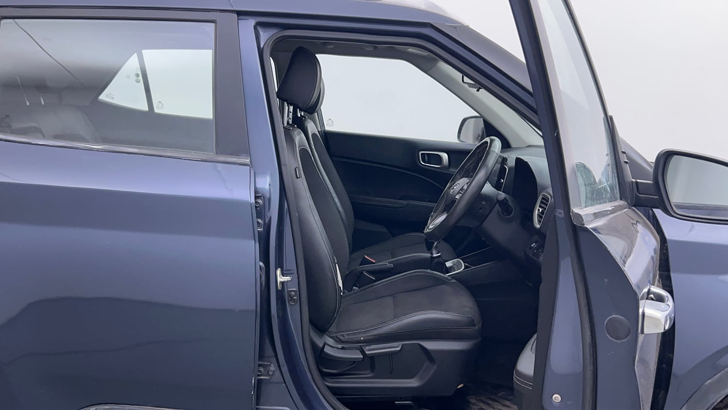 Used 2019 Hyundai Venue SX 1.4 (O) CRDi Diesel Manual interior RIGHT SIDE FRONT DOOR CABIN VIEW