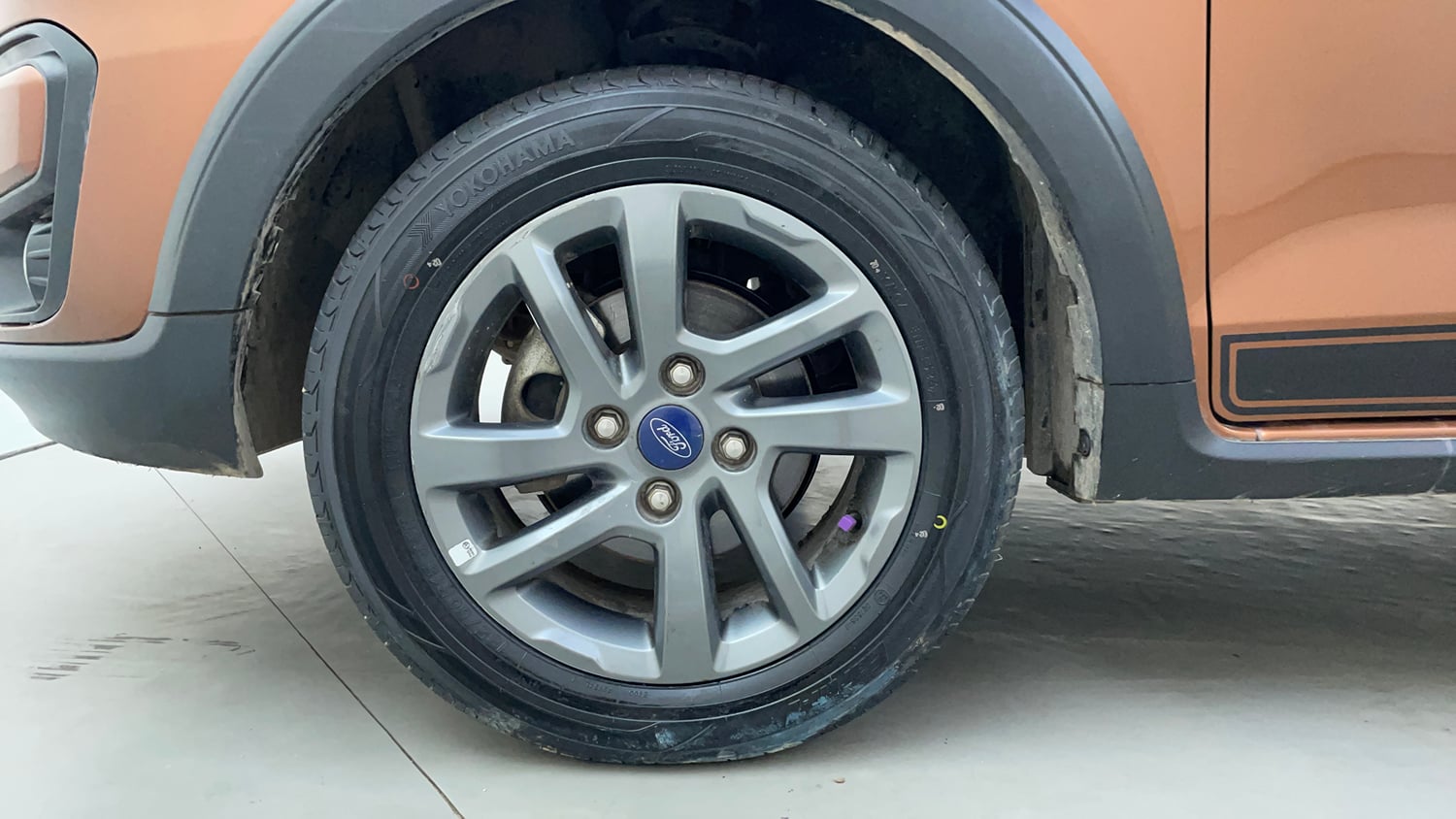 Used 2021 Ford Freestyle Titanium 1.2 Ti-VCT Petrol Manual tyres LEFT FRONT TYRE RIM VIEW