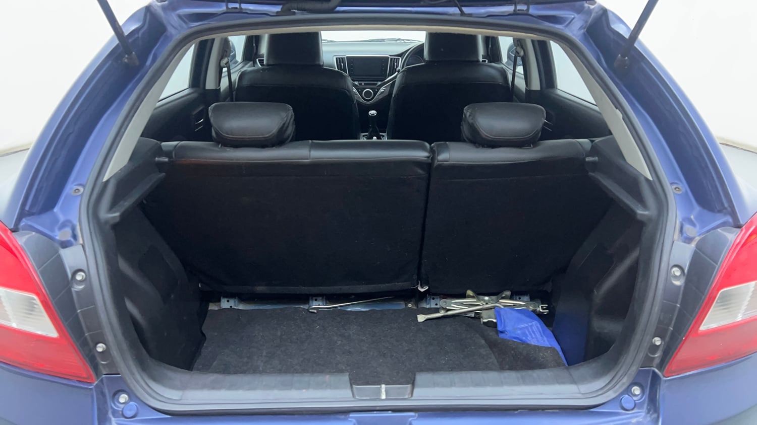 Used 2021 Maruti Suzuki Baleno Zeta Petrol Manual interior DICKY INSIDE VIEW