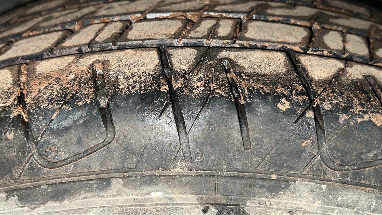 Used 2017 Hyundai Creta SX Plus 1.6 AT Petrol Petrol Automatic tyres RIGHT REAR TYRE TREAD VIEW