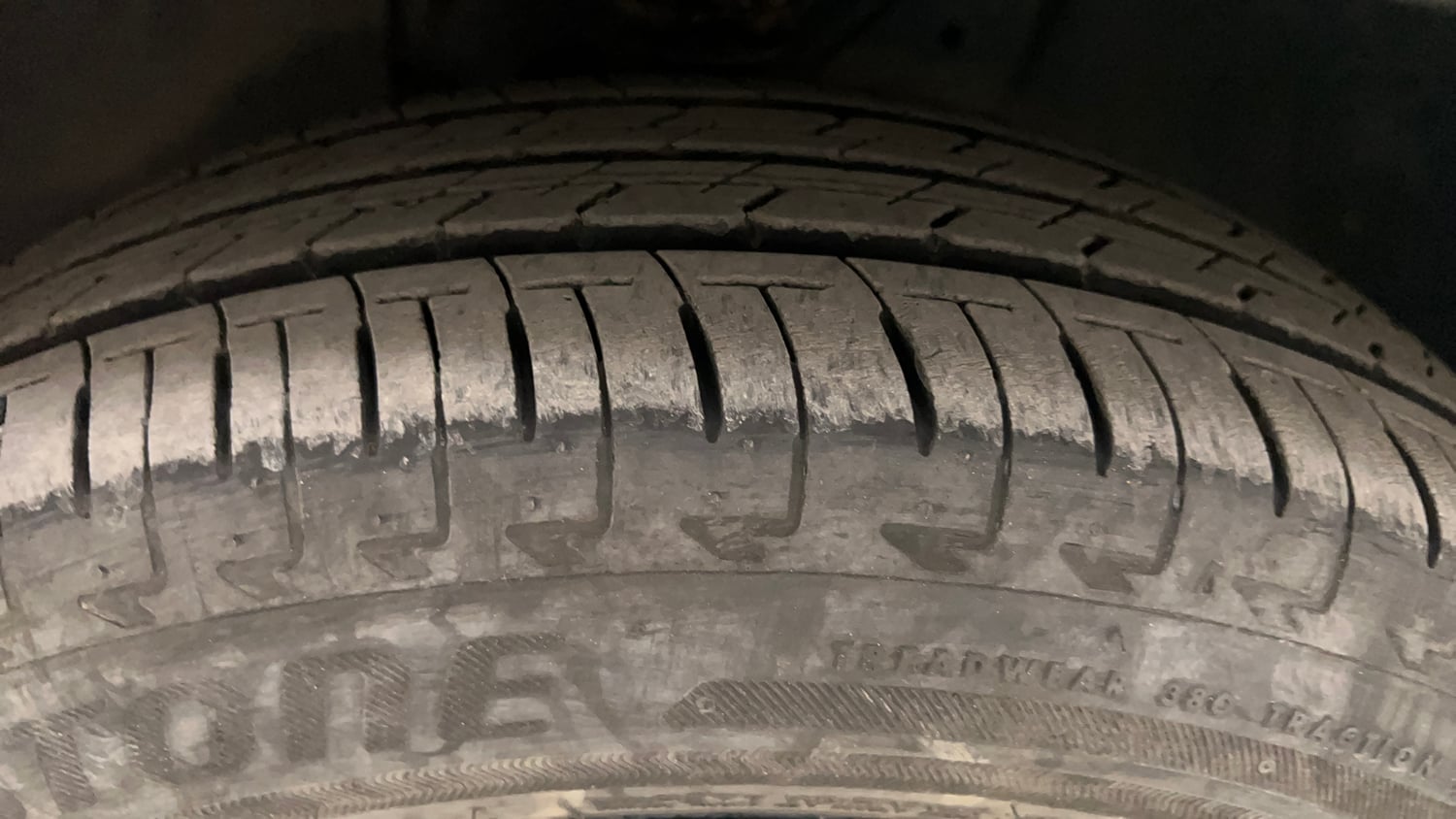 Used 2018 Maruti Suzuki Ignis Zeta 1.2 AMT Petrol Automatic tyres LEFT FRONT TYRE TREAD VIEW