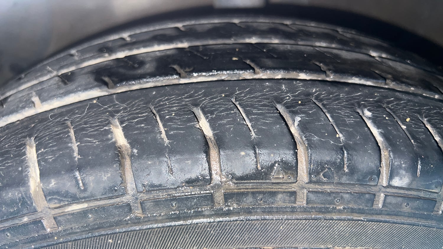 Used 2016 Hyundai Grand i10 Asta AT 1.2 Kappa VTVT Petrol Automatic tyres LEFT FRONT TYRE TREAD VIEW