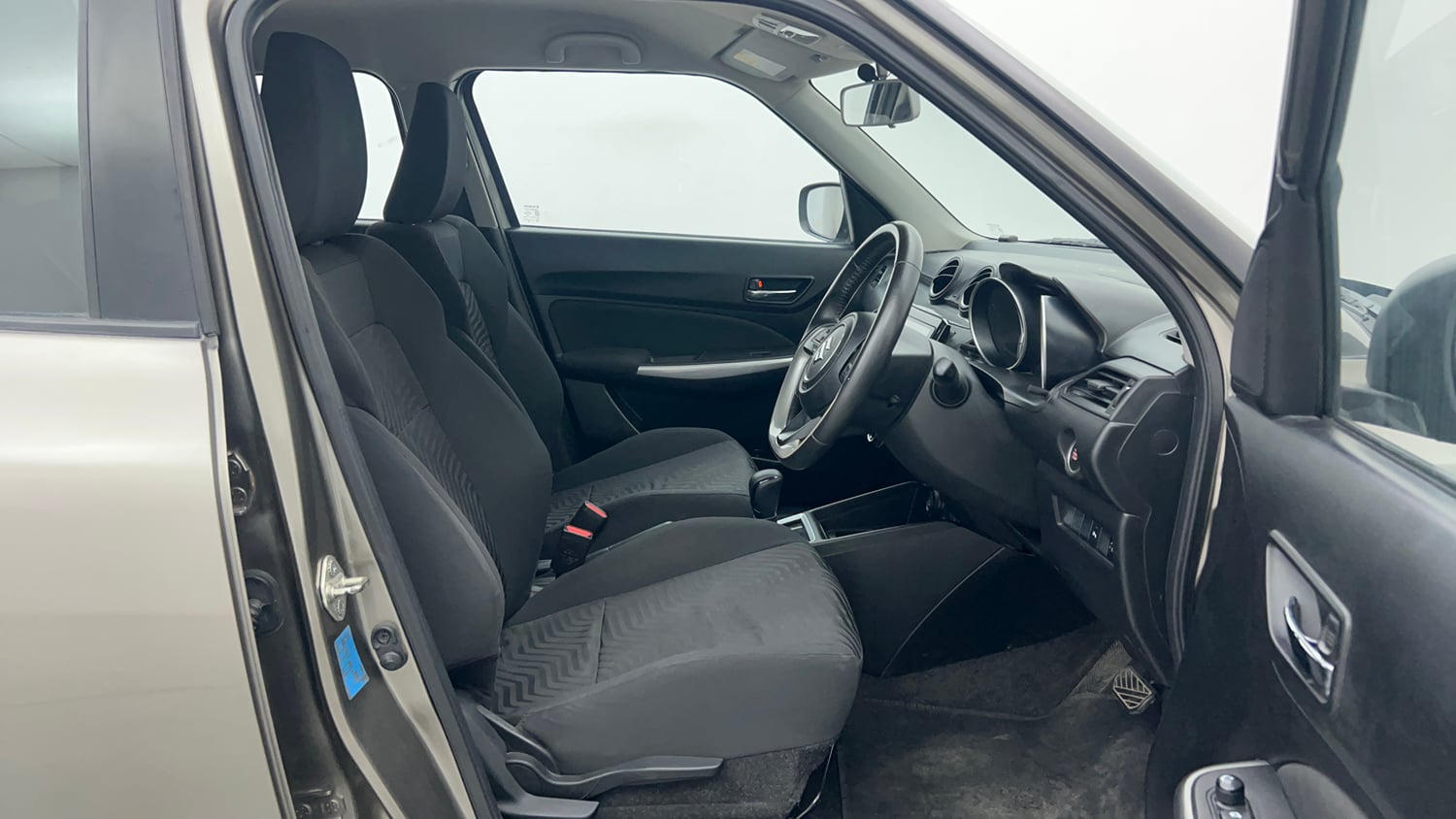 Used 2018 Maruti Suzuki Swift ZXi AMT Petrol Automatic interior RIGHT SIDE FRONT DOOR CABIN VIEW