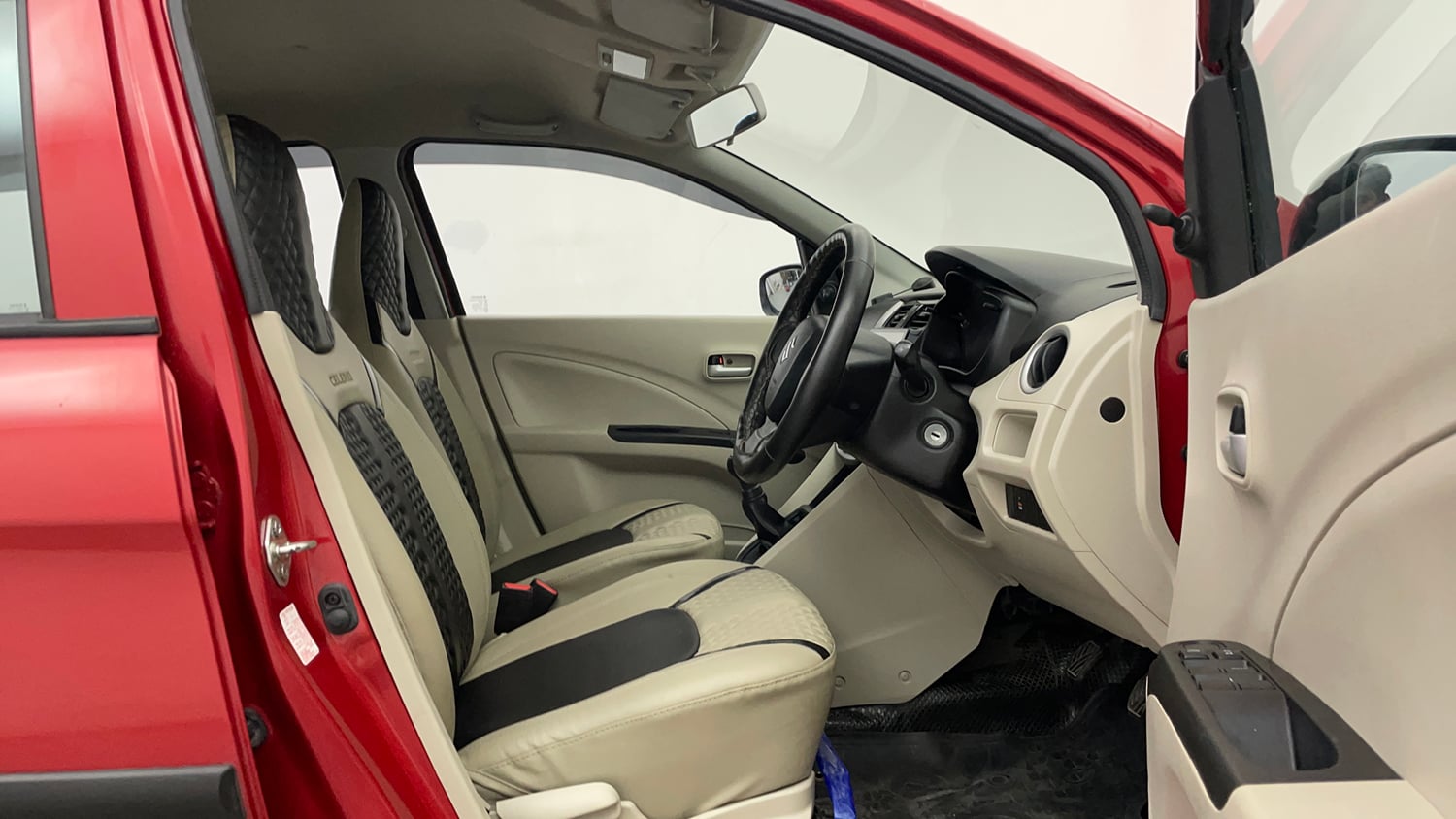 Used 2021 Maruti Suzuki Celerio VXi Petrol Manual interior RIGHT SIDE FRONT DOOR CABIN VIEW