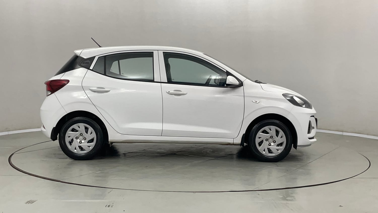 Used 2023 Hyundai Grand i10 Nios Magna 1.2 Kappa VTVT Petrol Manual exterior RIGHT SIDE VIEW