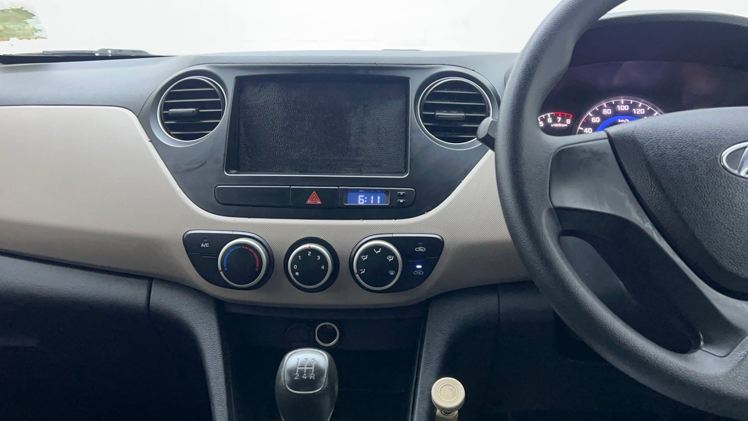 Used 2017 Hyundai Grand i10 Magna 1.2 Kappa VTVT Petrol Manual interior MUSIC SYSTEM & AC CONTROL VIEW