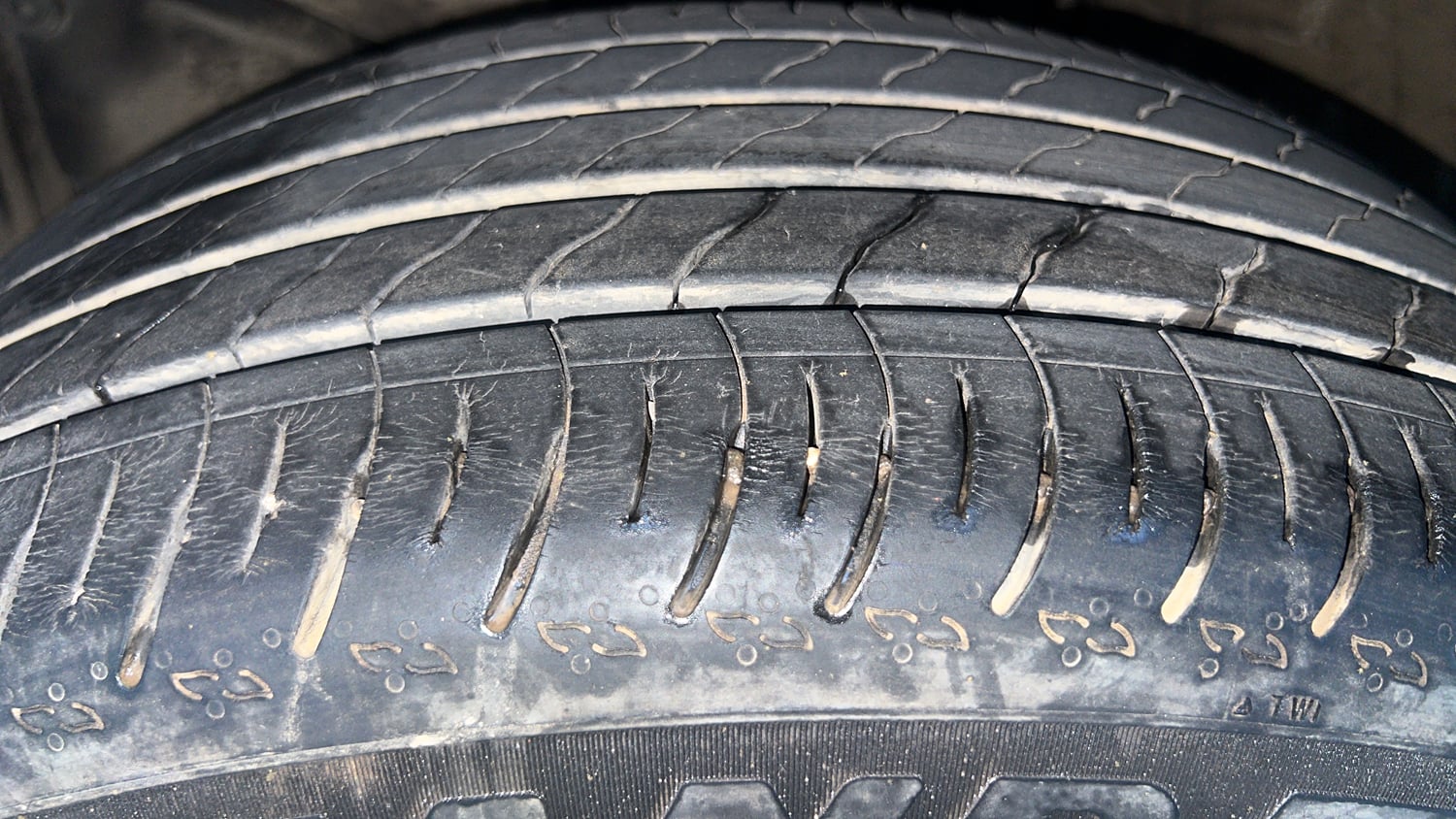 Used 2024 Honda Elevate ZX CVT Petrol Automatic tyres LEFT FRONT TYRE TREAD VIEW
