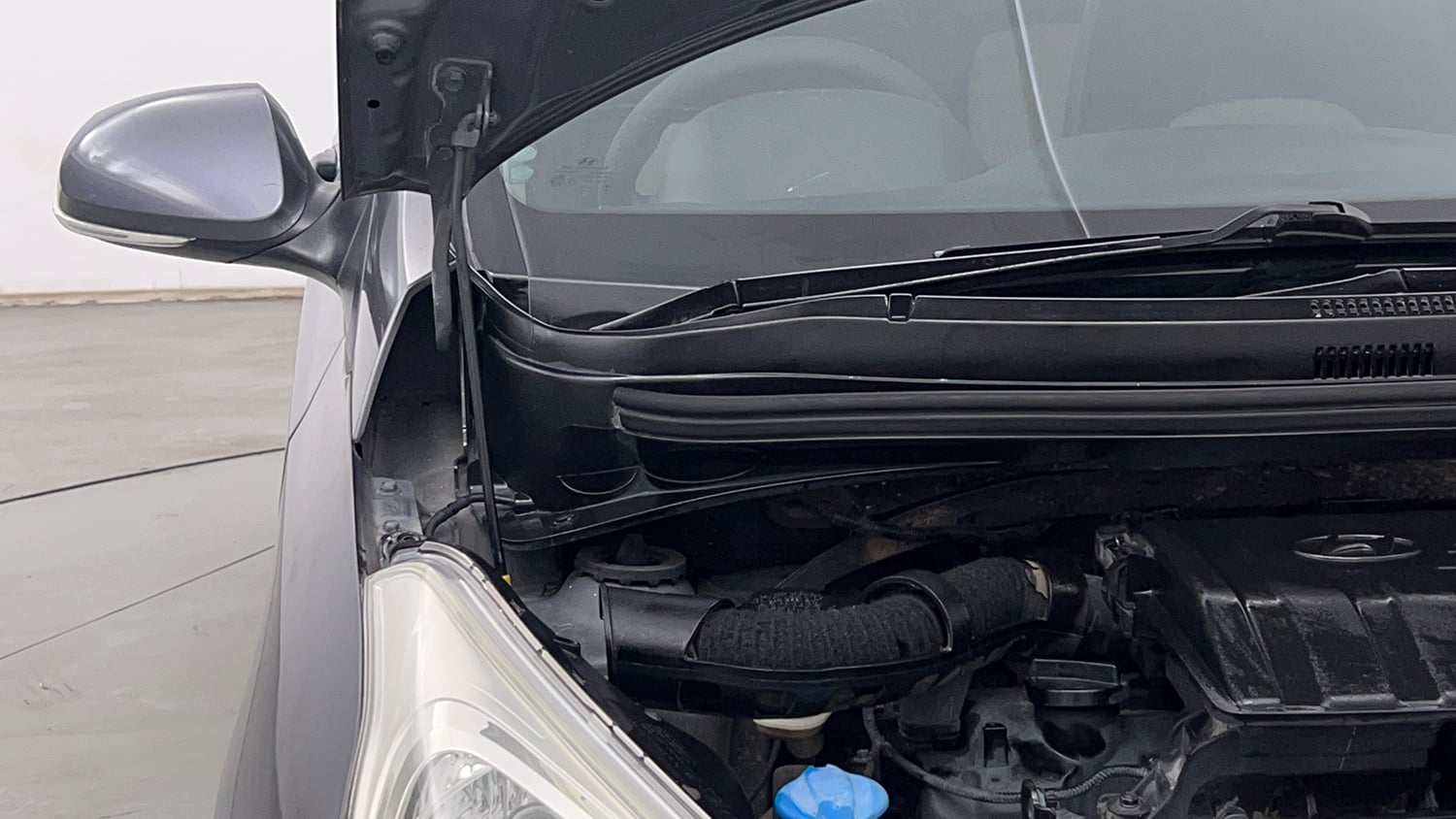 Used 2015 Hyundai Grand i10 Sportz 1.2 Kappa VTVT Petrol Manual engine ENGINE RIGHT SIDE HINGE & APRON VIEW