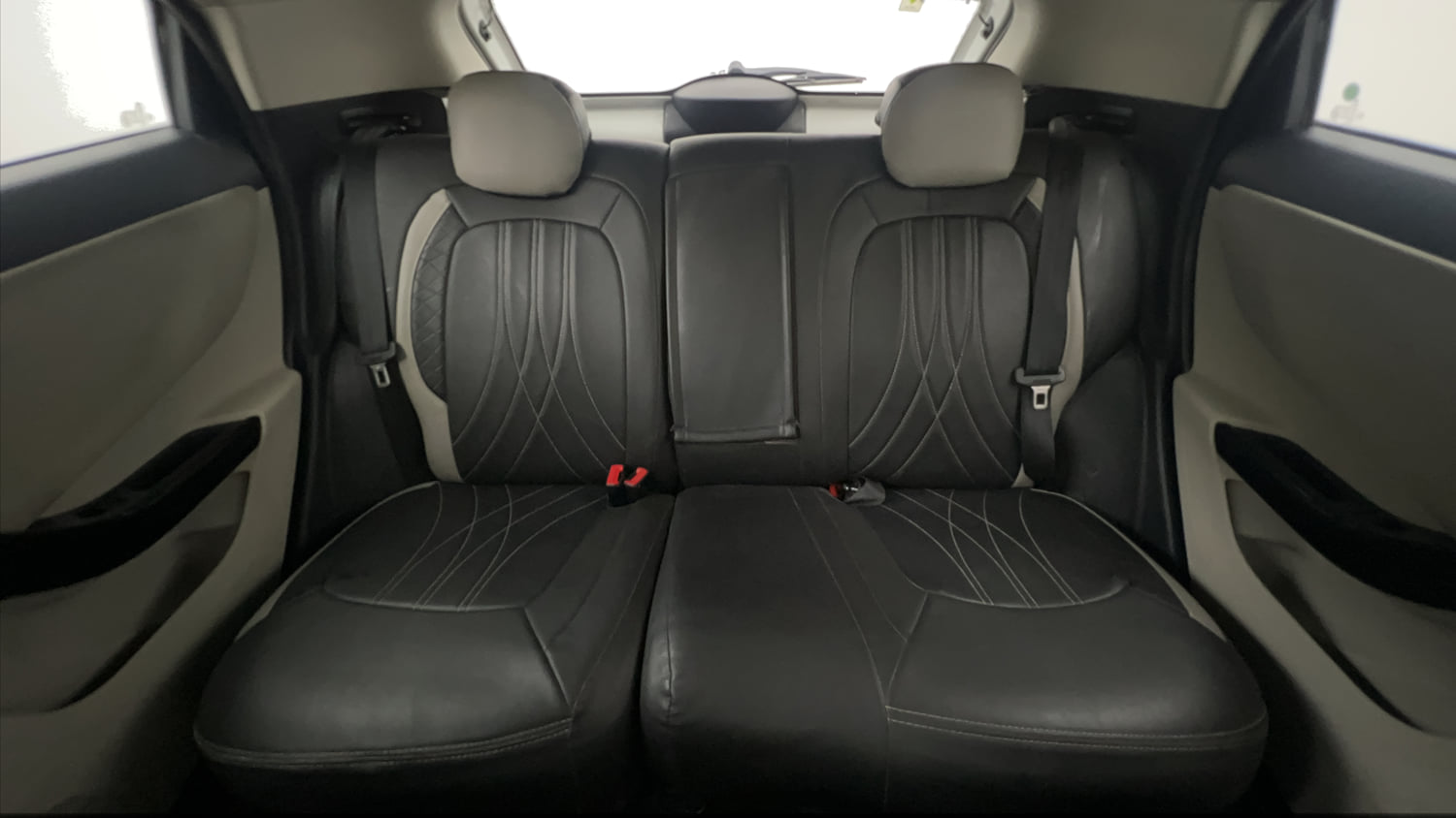 Used 2022 Tata Nexon XZ Plus (O) Petrol Manual interior REAR SEAT CONDITION VIEW