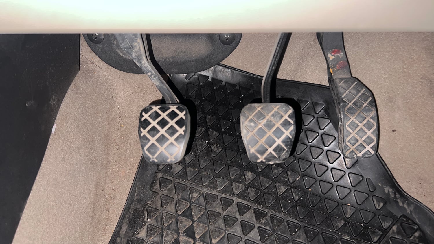 Used 2013 Volkswagen Polo Highline1.2L (P) Petrol Manual interior PEDALS VIEW