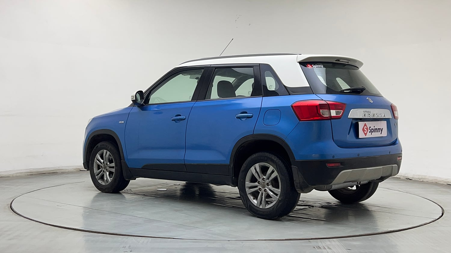 Used 2017 Maruti Suzuki Vitara Brezza ZDi+ Dual Tone Diesel Manual exterior LEFT REAR CORNER VIEW