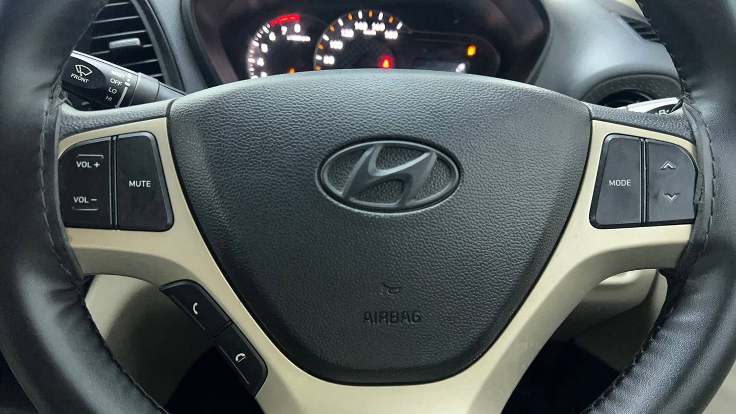 Used 2020 Hyundai Santro Magna Petrol Manual top_features Steering mounted controls