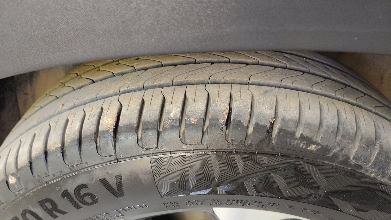 Used 2021 Kia Sonet GTX Plus 1.5 AT Diesel Automatic tyres LEFT FRONT TYRE TREAD VIEW