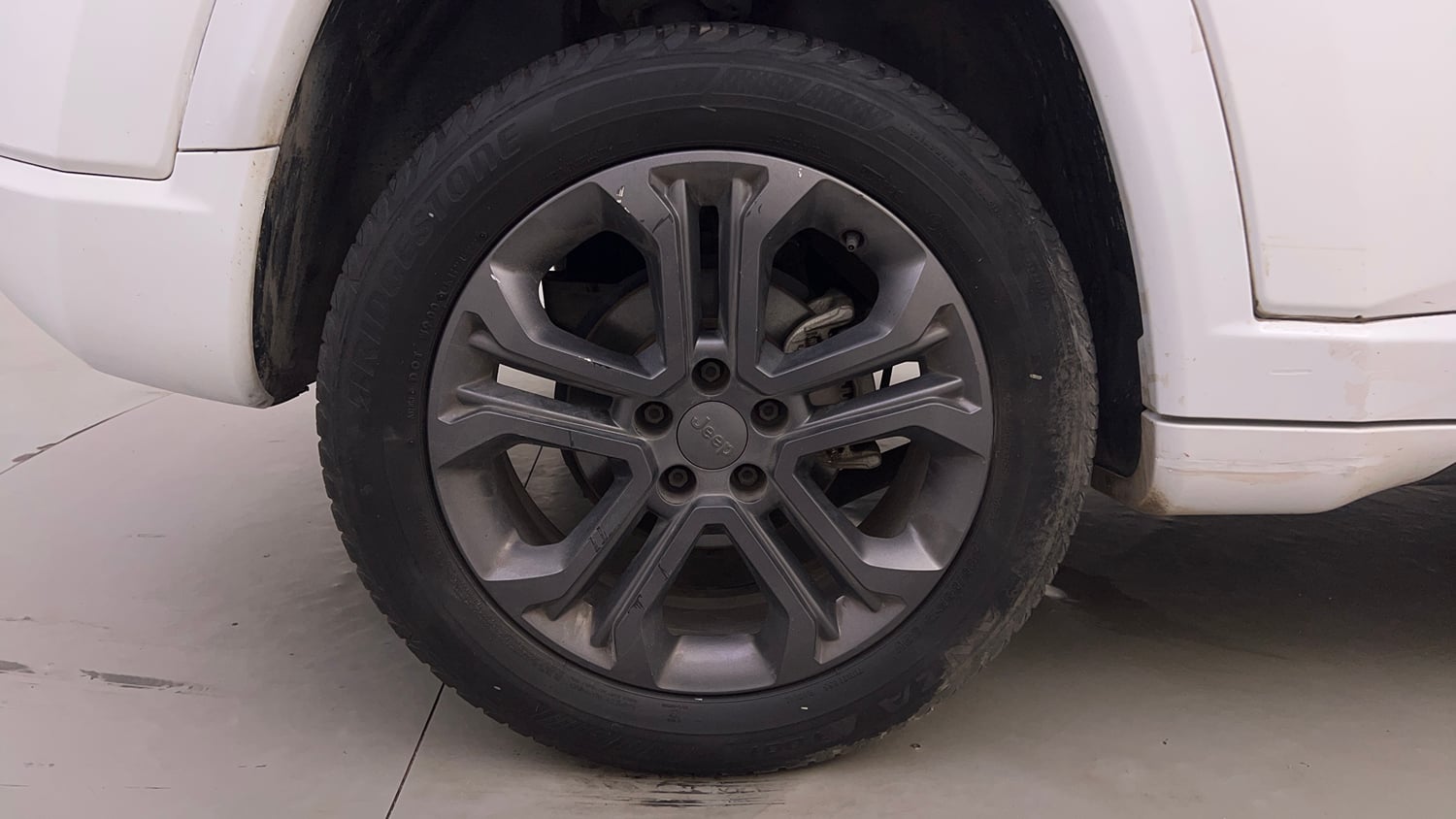 Used 2022 Jeep Compass 5th Anniversary Edition 1.4 Petrol DCT Petrol Automatic tyres RIGHT REAR TYRE RIM VIEW
