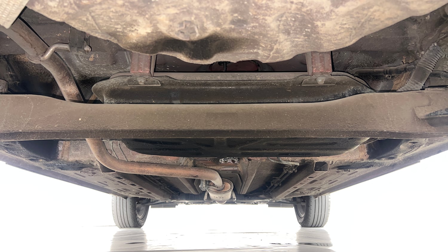 Used 2023 Nissan Magnite XV Turbo CVT Petrol Automatic extra REAR UNDERBODY VIEW (TAKEN FROM REAR)