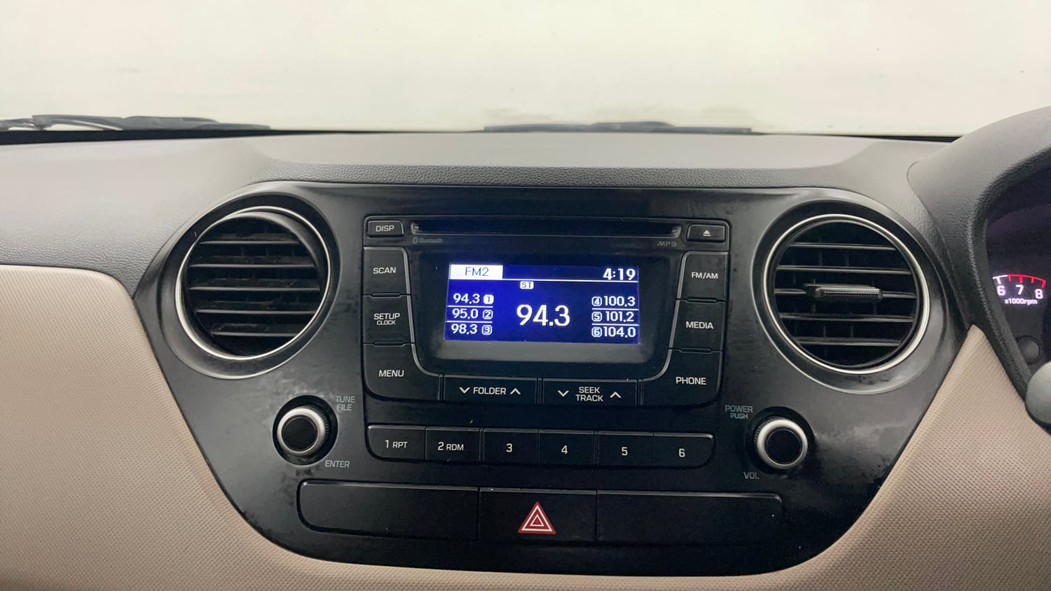 Used 2014 Hyundai Xcent S 1.2 (O) Petrol Manual interior MUSIC SYSTEM & AC CONTROL VIEW