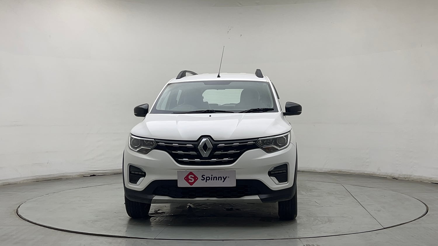 Used 2024 Renault Triber RXZ Petrol Manual exterior FRONT VIEW