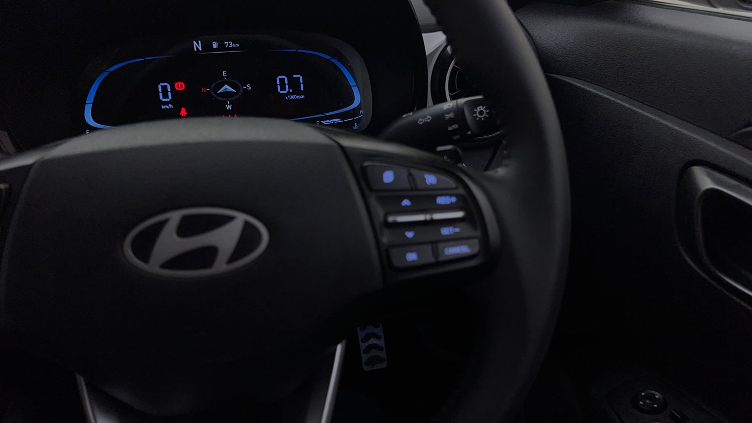 Used 2023 Hyundai Exter SX (O) Connect 1.2 AMT Petrol Automatic top_features Cruise control