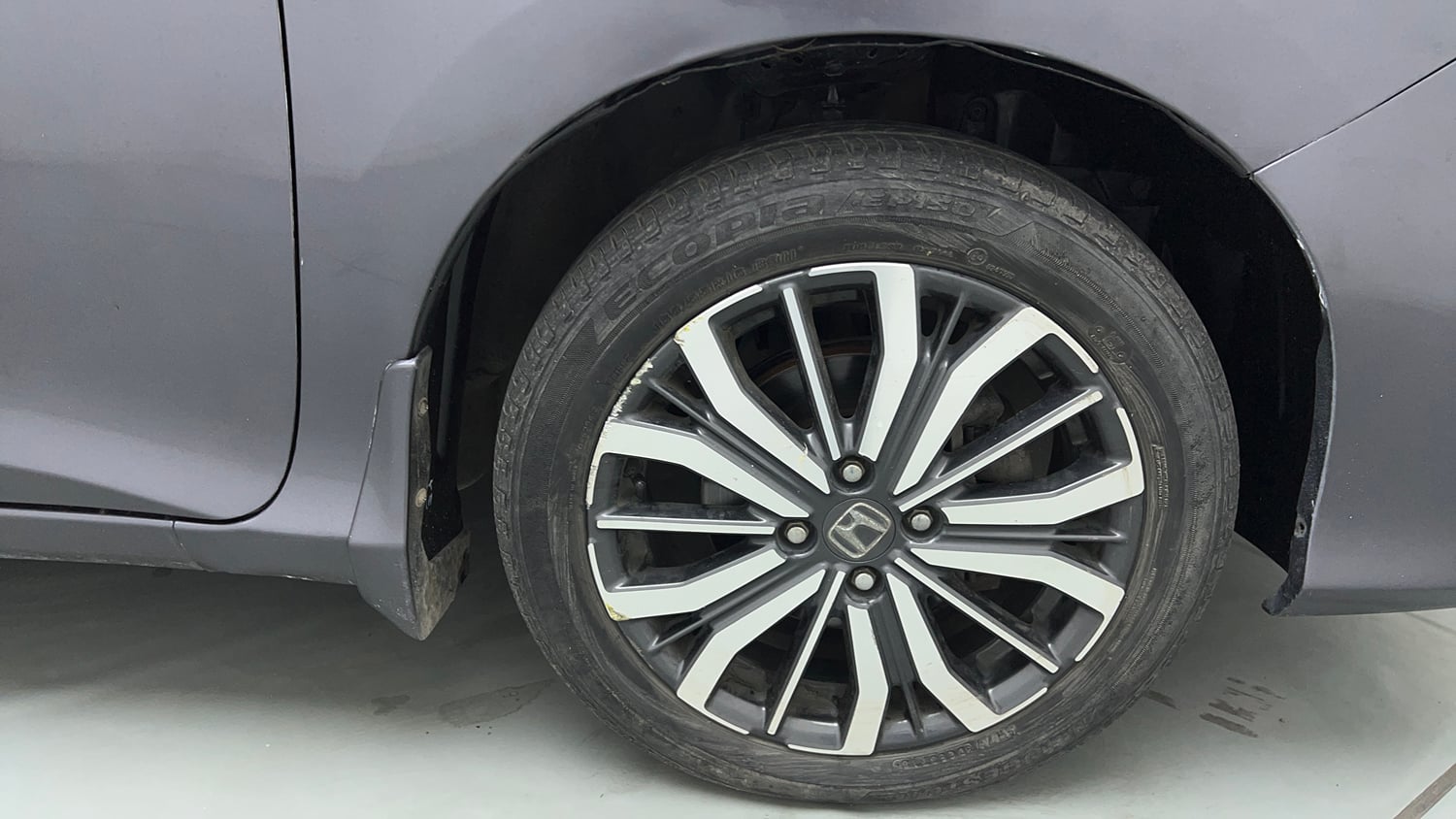 Used 2018 Honda City VX Petrol Petrol Manual tyres RIGHT FRONT TYRE RIM VIEW
