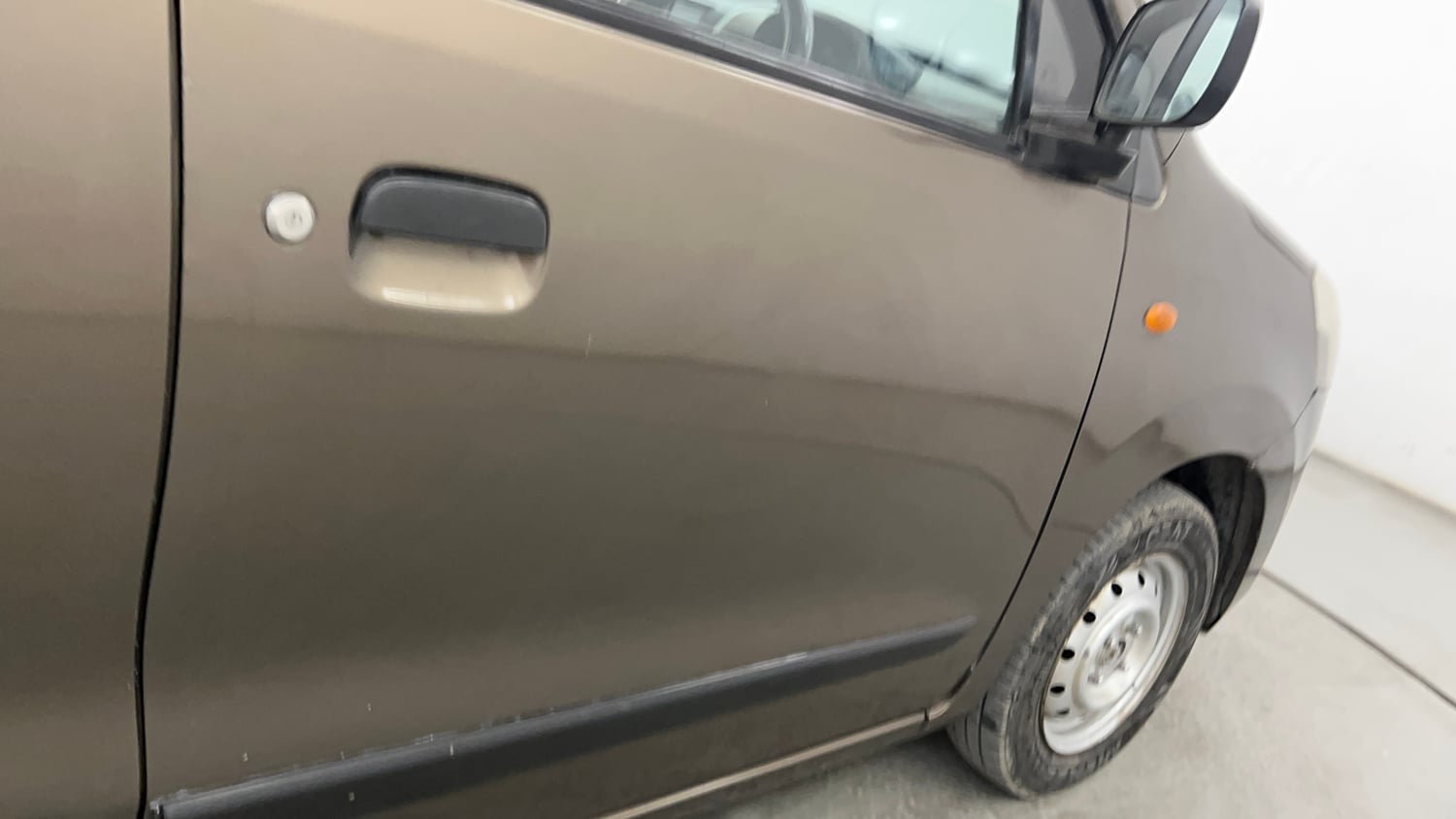 Used 2013 Maruti Suzuki Wagon R LXI CNG Cng Manual dents MINOR DENT