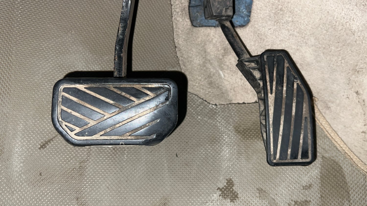 Used 2017 Maruti Suzuki Dzire ZXi AMT Petrol Automatic interior PEDALS VIEW