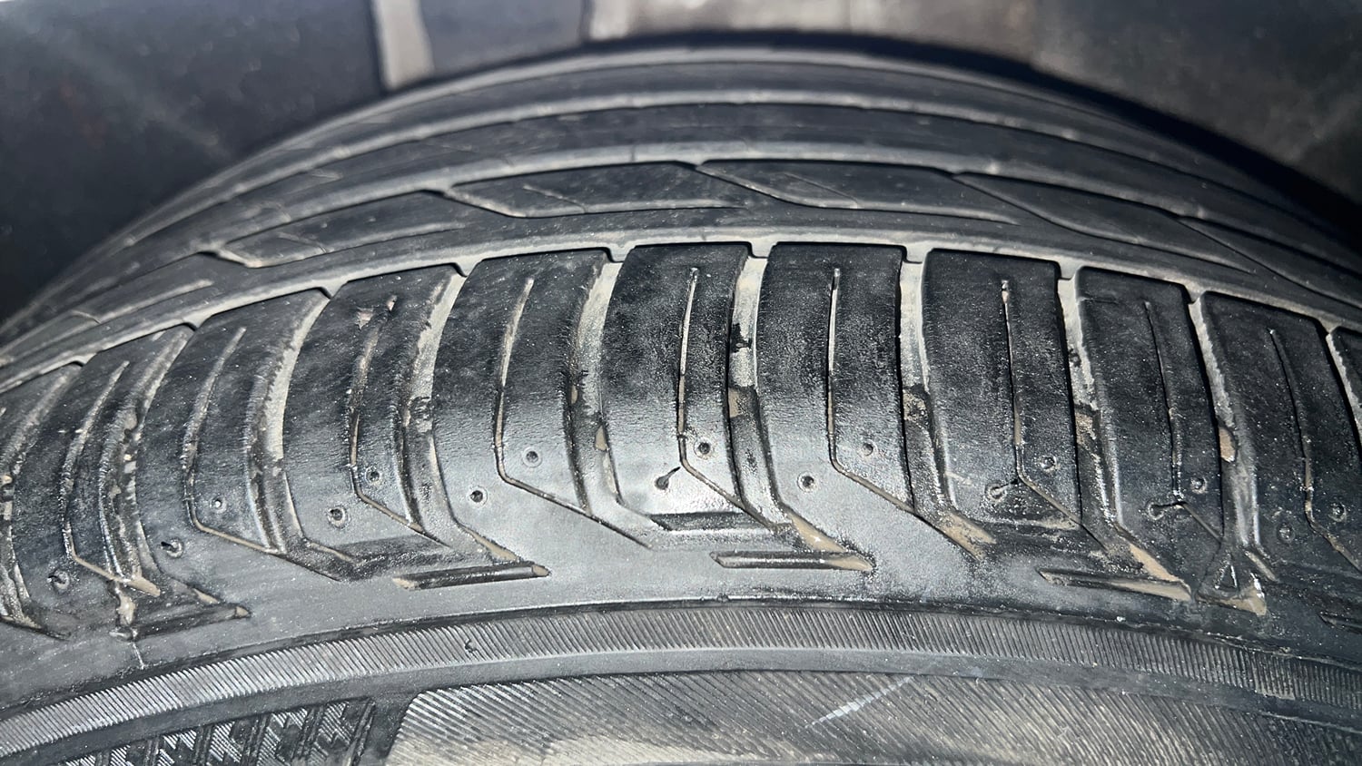 Used 2018 Skoda Superb L&K TSI AT Petrol Automatic tyres RIGHT REAR TYRE TREAD VIEW
