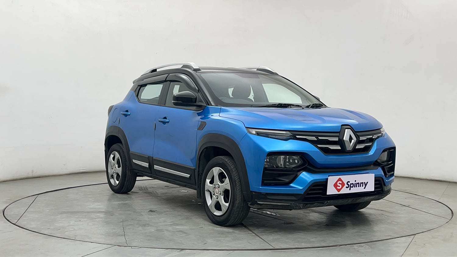 Used 2021 Renault Kiger RXT 1.0 Turbo MT Dual Tone Petrol Manual exterior RIGHT FRONT CORNER VIEW