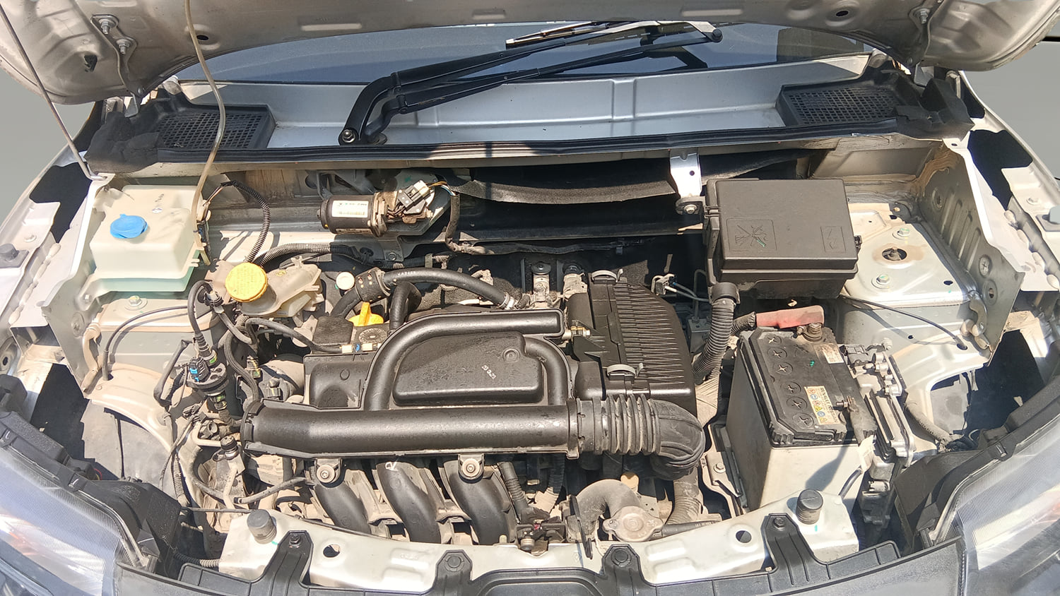 Used 2023 Renault Kwid RXT 1.0 AMT Petrol Automatic engine ENGINE & BONNET OPEN FRONT VIEW