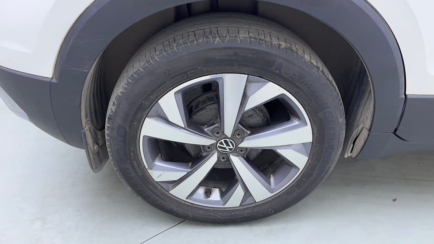 Used 2022 Volkswagen Taigun Topline 1.0 TSI AT Petrol Automatic tyres RIGHT REAR TYRE RIM VIEW