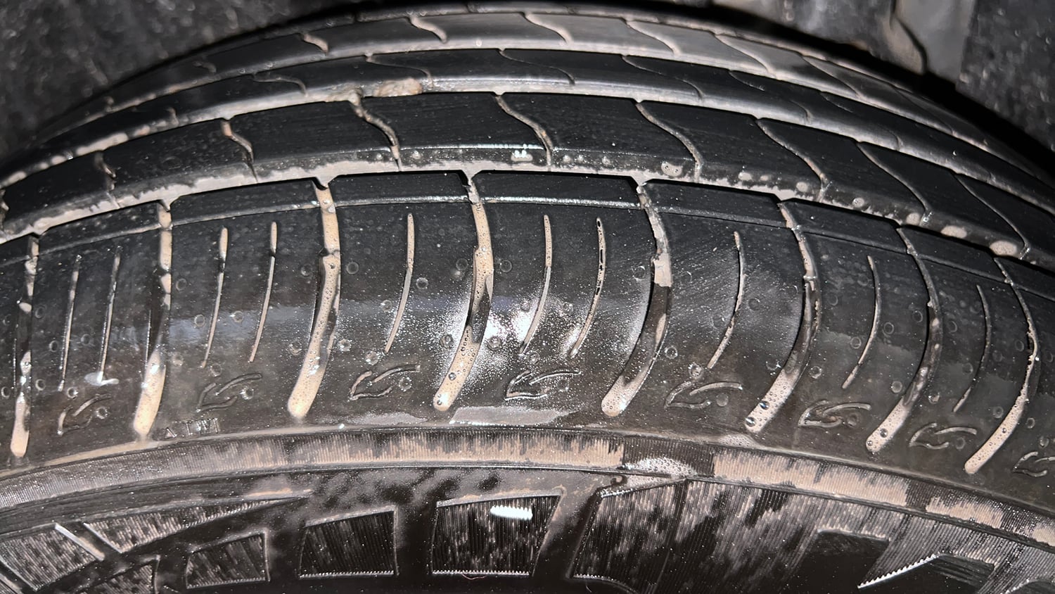Used 2025 Mahindra XUV 3XO AX5 1.5 Diesel Autoshift Plus Diesel Automatic tyres RIGHT REAR TYRE TREAD VIEW